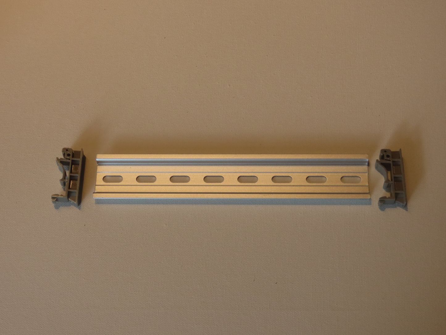DIN Rail and Clips Lothar of The Hill